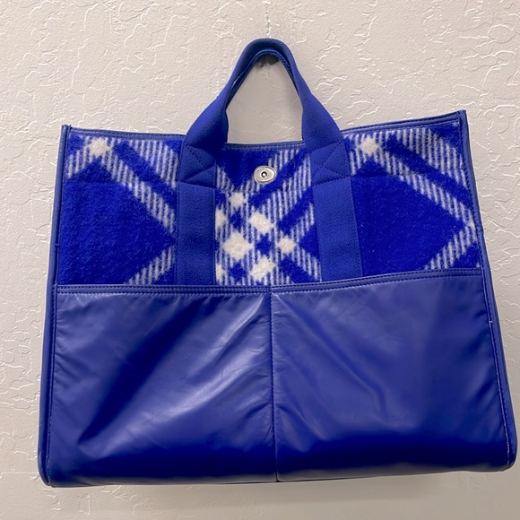 Burberry Check Wool and Leather Shopper Tote - Picture 6 of 16